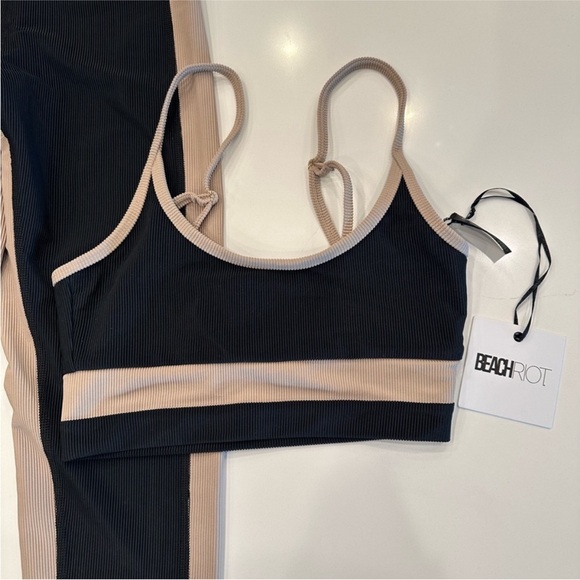 NWOT Beach Riot Set - Picture 2 of 4